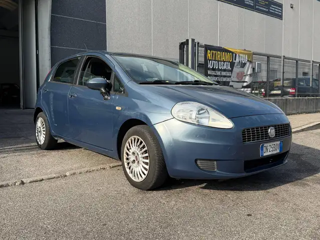 Fiat Grande Punto 1.3 mjt 16v Active c/clima 75cv NEOPATENTATI