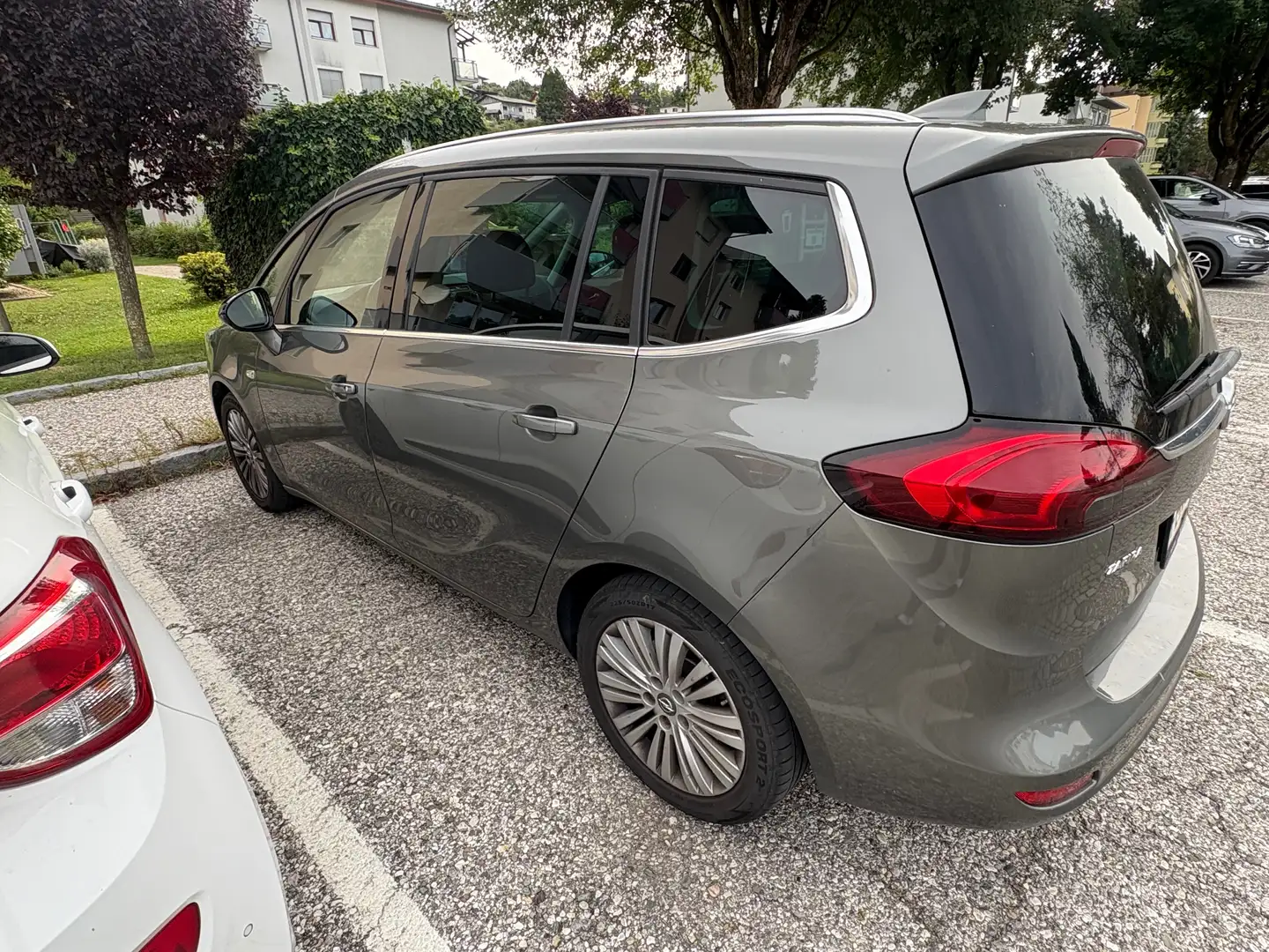 Opel Zafira Tourer Zafira Tourer 1,6 CDTI ecoflex Grau - 2