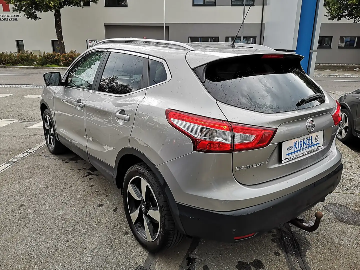 Nissan Qashqai 1.6 dCi 360 4x4 Silber - 2