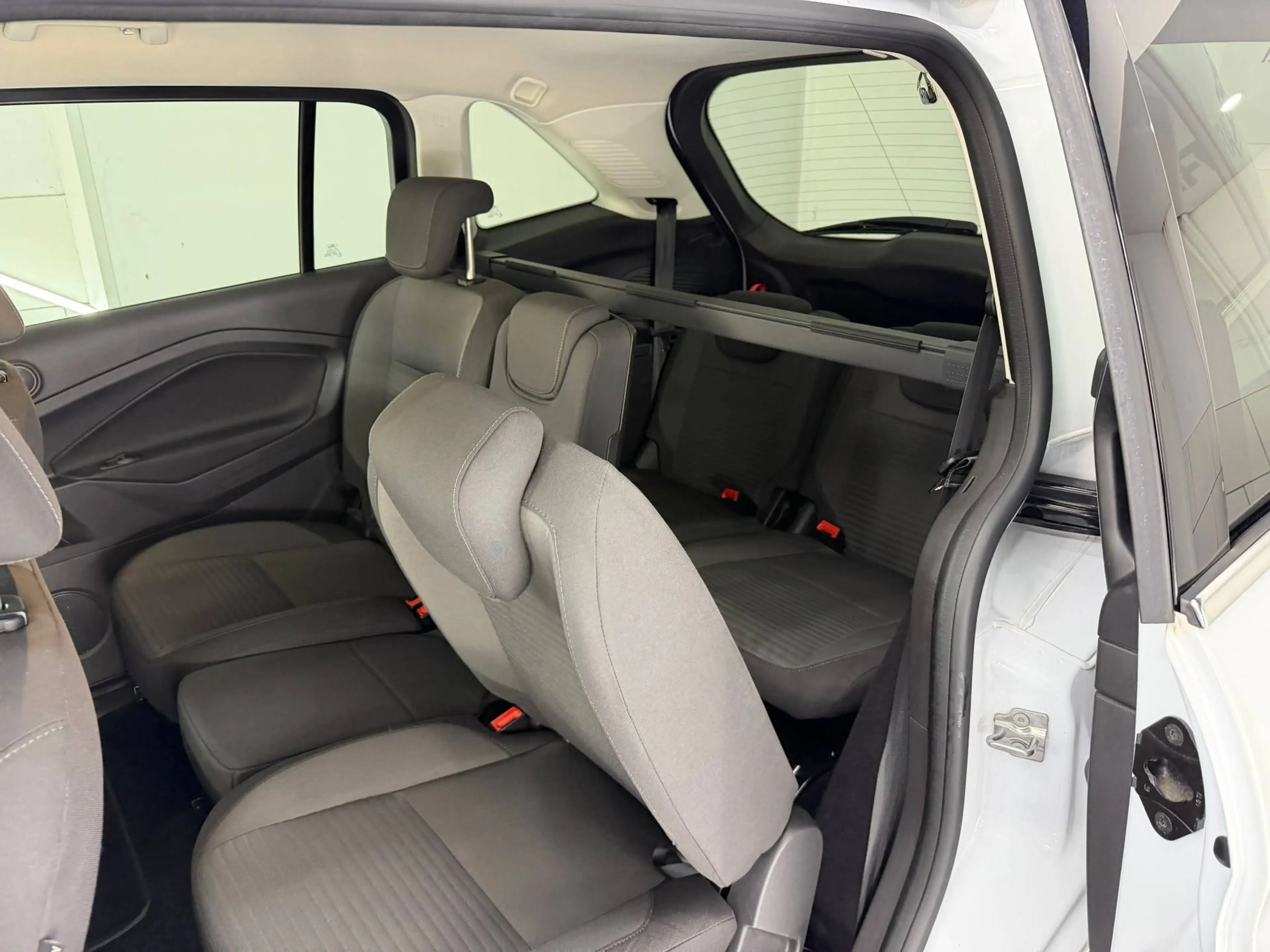 Ford Grand C-Max Titanium *7 Sitzer*Navi*AHK* — photo 15