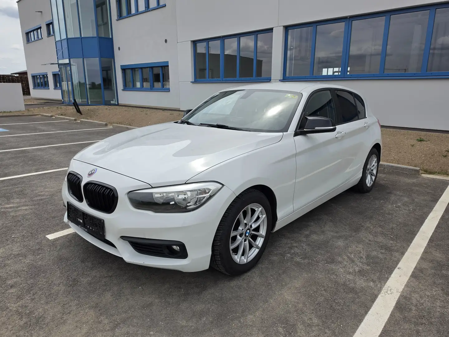 BMW 116 Weiß - 2