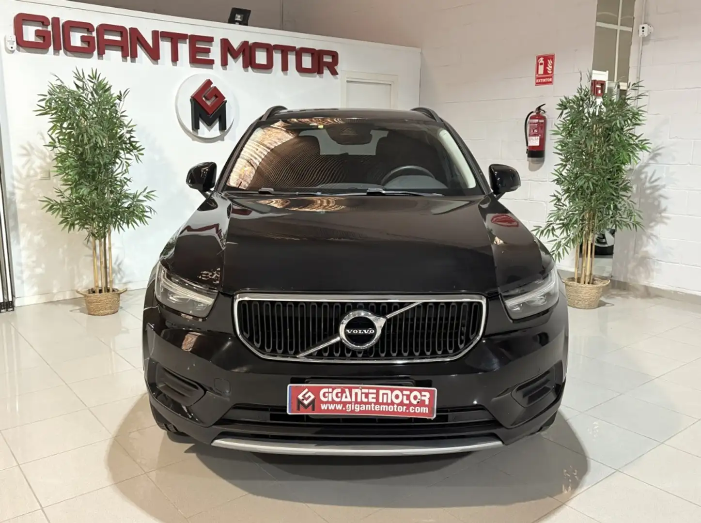 Volvo XC40 D3 Business Plus Aut. Negro - 2