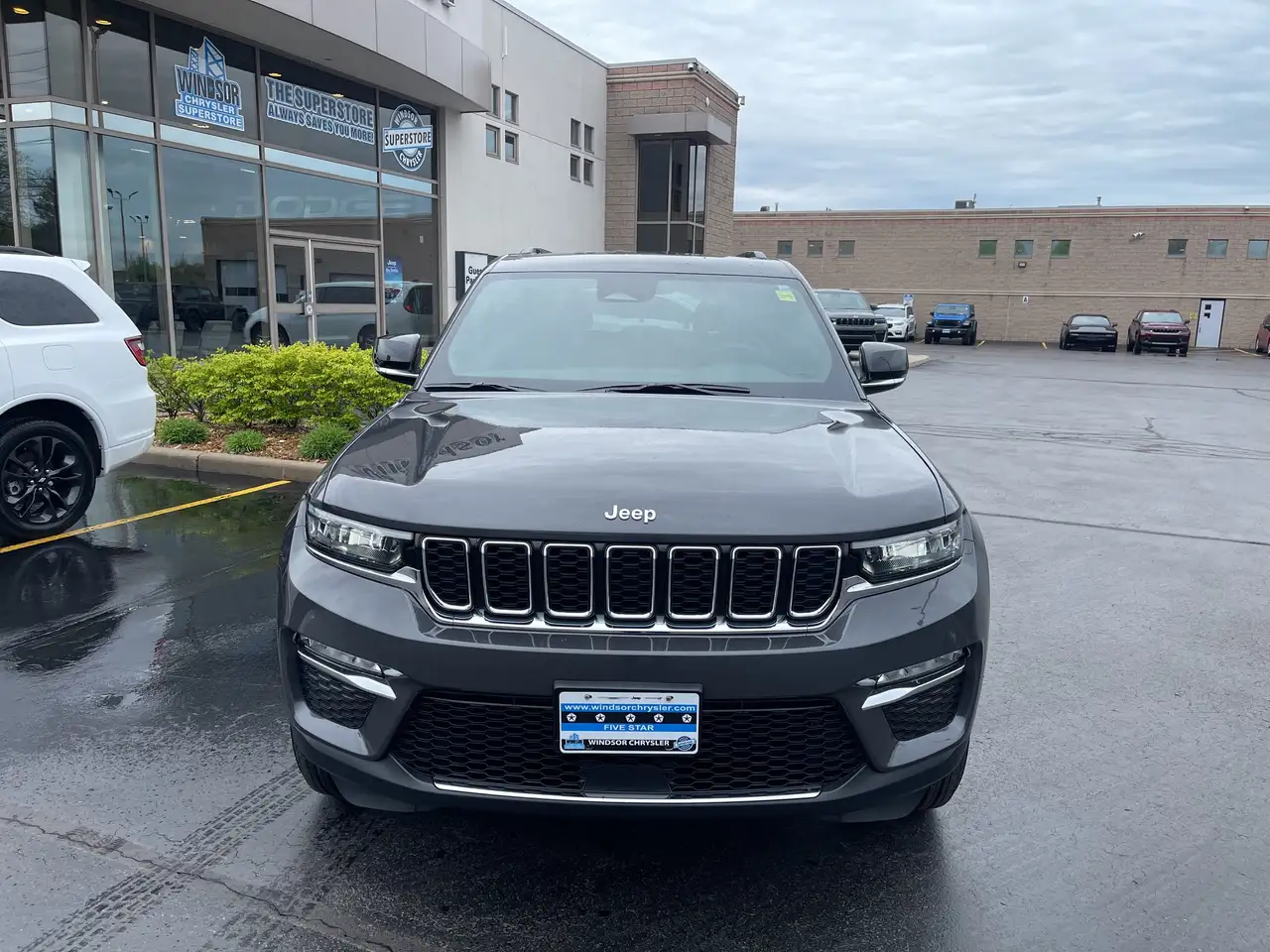 Jeep Grand Cherokee снимка Jeep Grand Cherokee