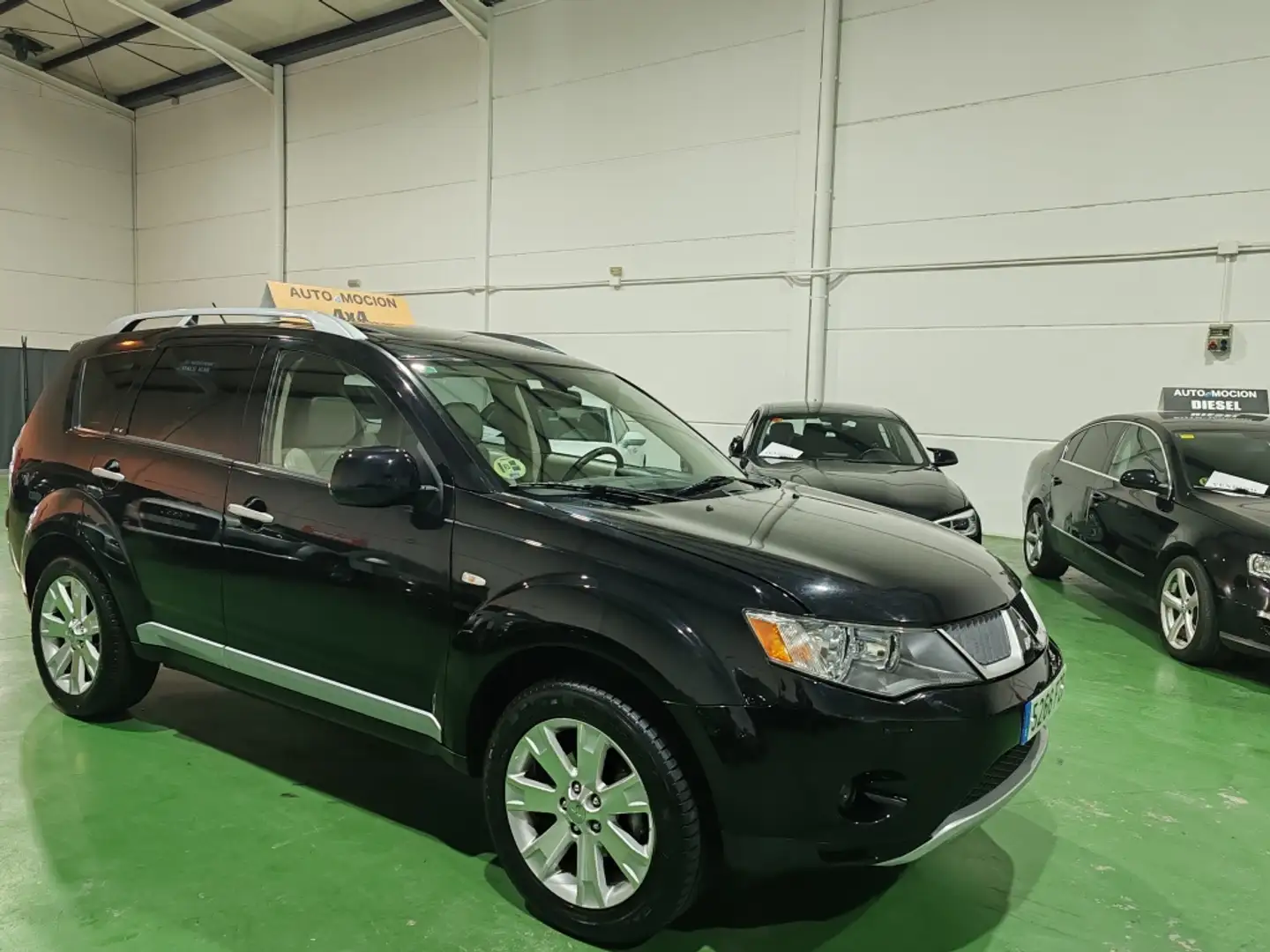 Mitsubishi Outlander 2.2DI-D Kaiteki Plus - 2