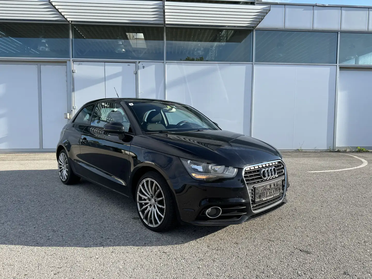 Audi A1 1,6 TDI Attraction - 1