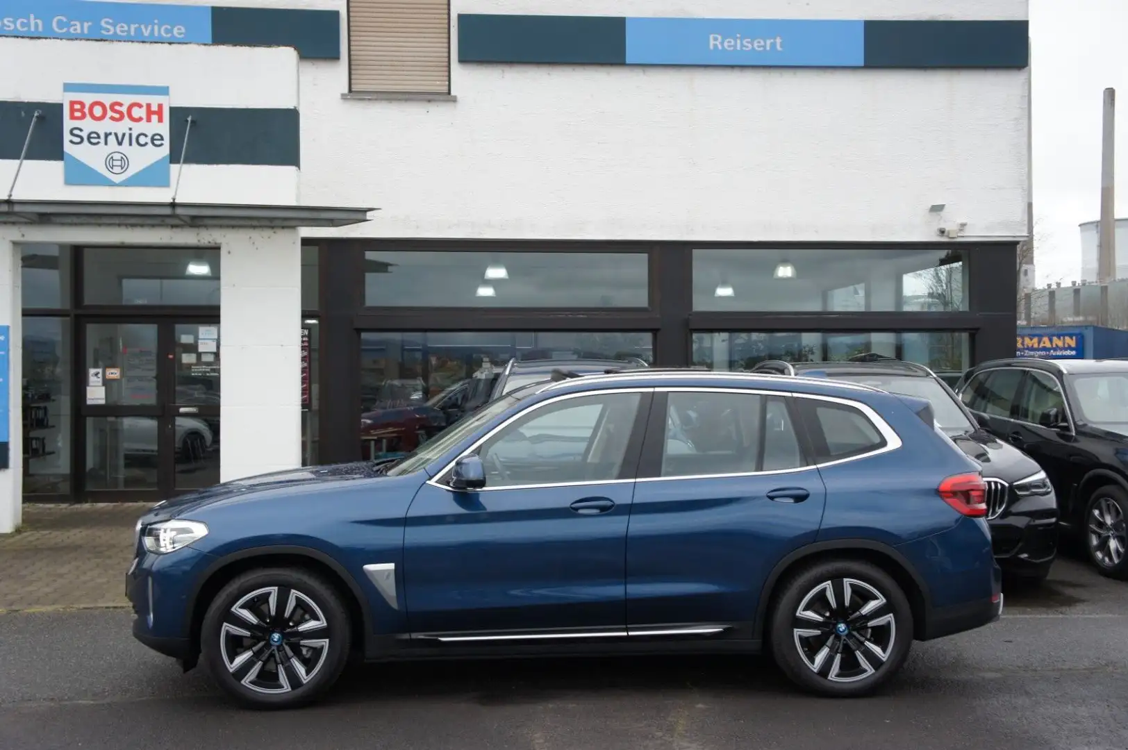 BMW iX3 Inspiring *AHK*ACC*PANO*KAM*MEMORY*LIVE* Modrá - 2