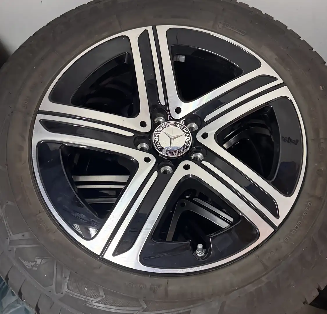 Mercedes-Benz GLC 200 d 4MATIC Aut. Sommerräder und Winterräder Schwarz - 2