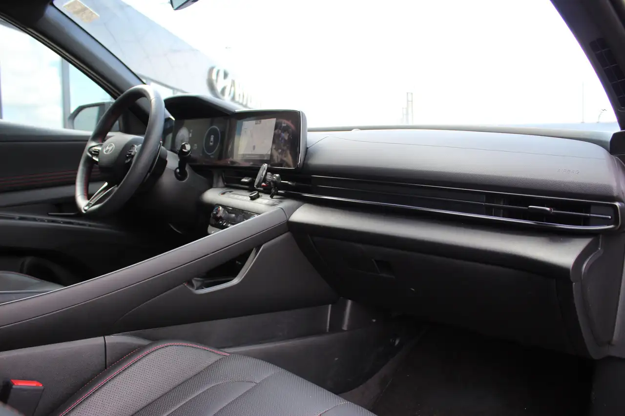 Hyundai ELANTRA снимка Hyundai ELANTRA