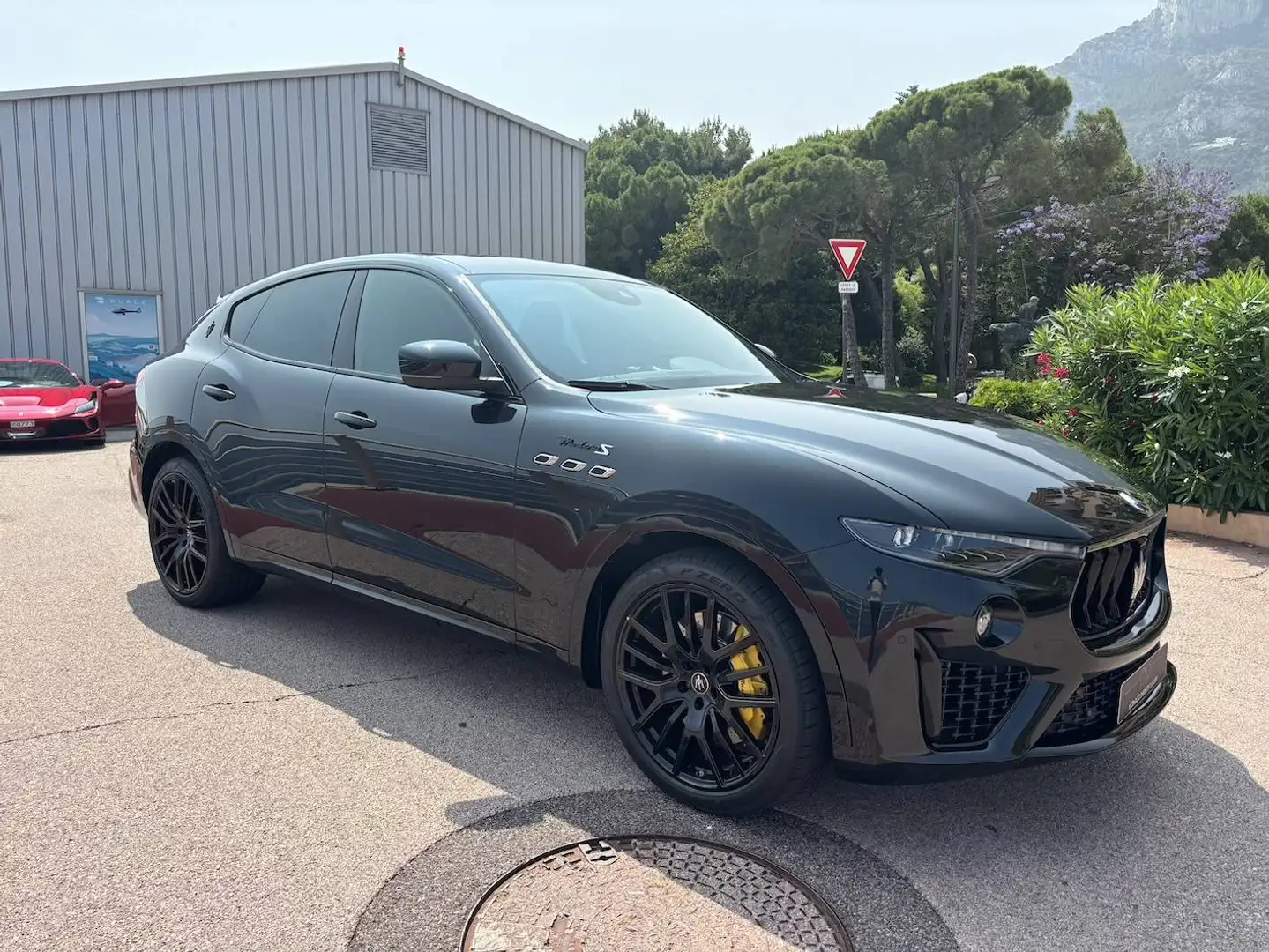 Maserati Levante Q4 430 ch MODENA Czarny - 1