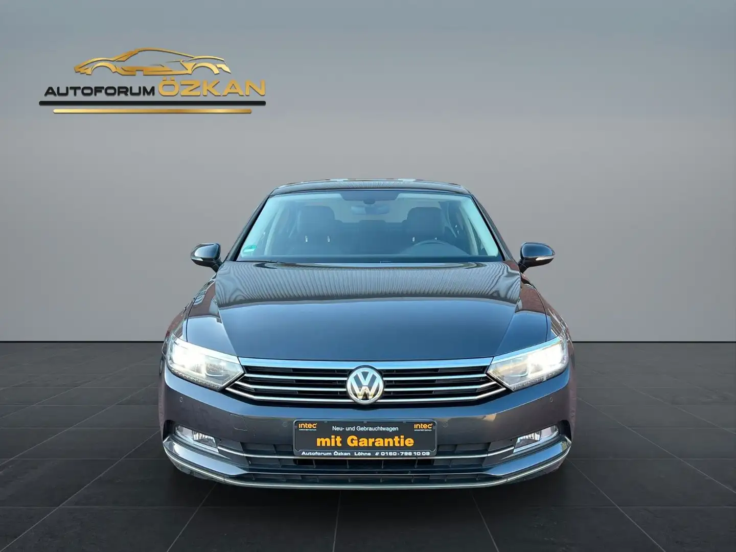 Volkswagen Passat 1.4 TSI Lim. Highline BMT DSG ACC Massage Grau - 2