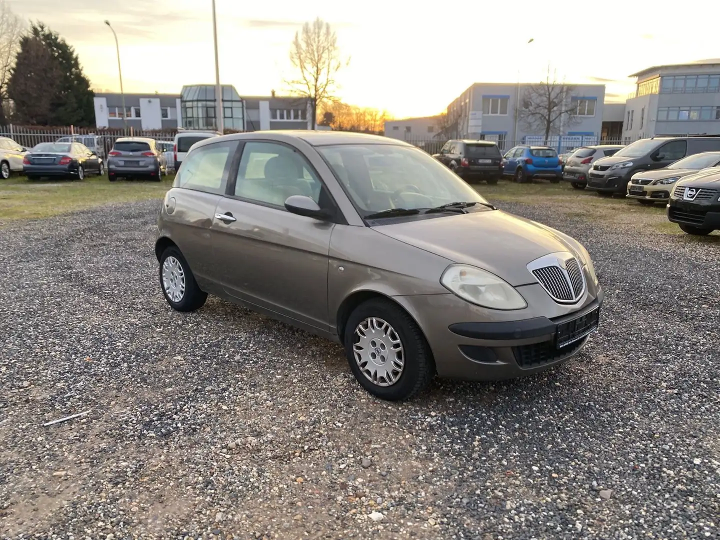 Lancia Ypsilon 1.2 8V Argento Gold - 2