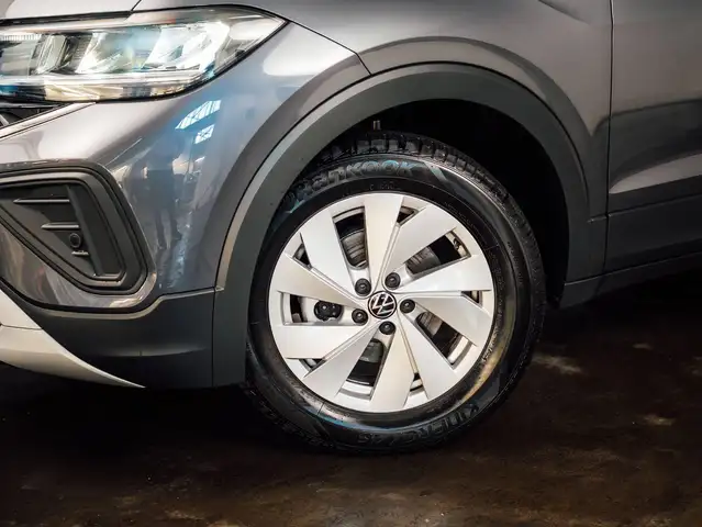 Volkswagen T-Cross view 6
