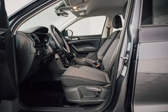 Volkswagen T-Cross view 10