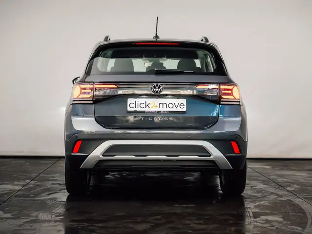 Volkswagen T-Cross view 5