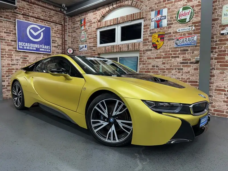 BMW I8