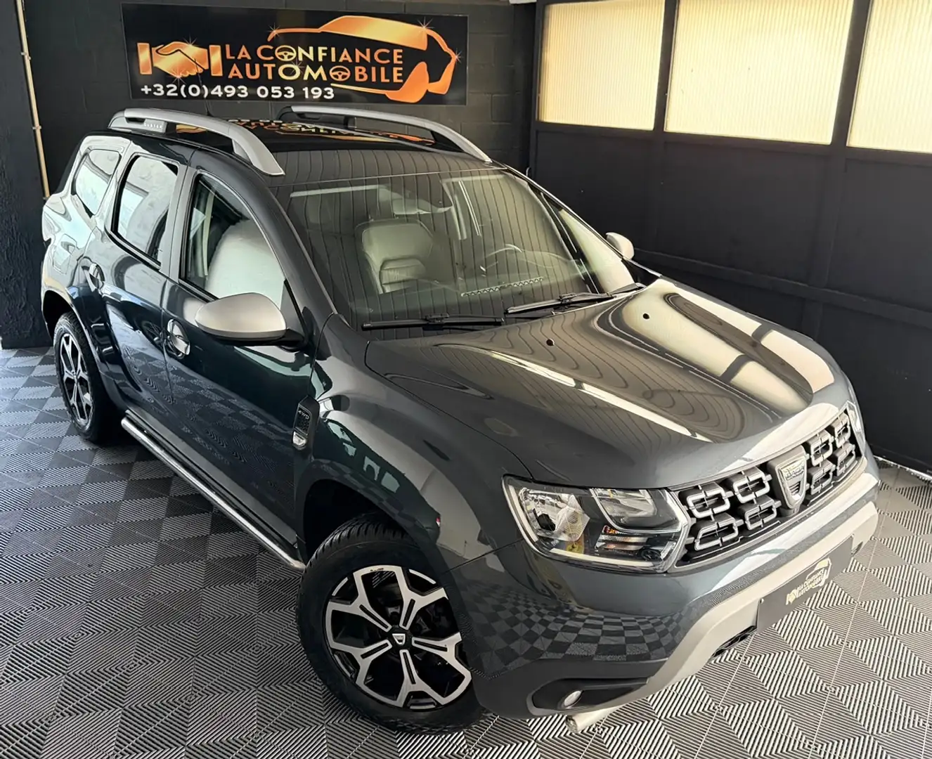 Dacia Duster 1.5dCi 4WD Prestige 1er prop garantie 12 mois Grijs - 1