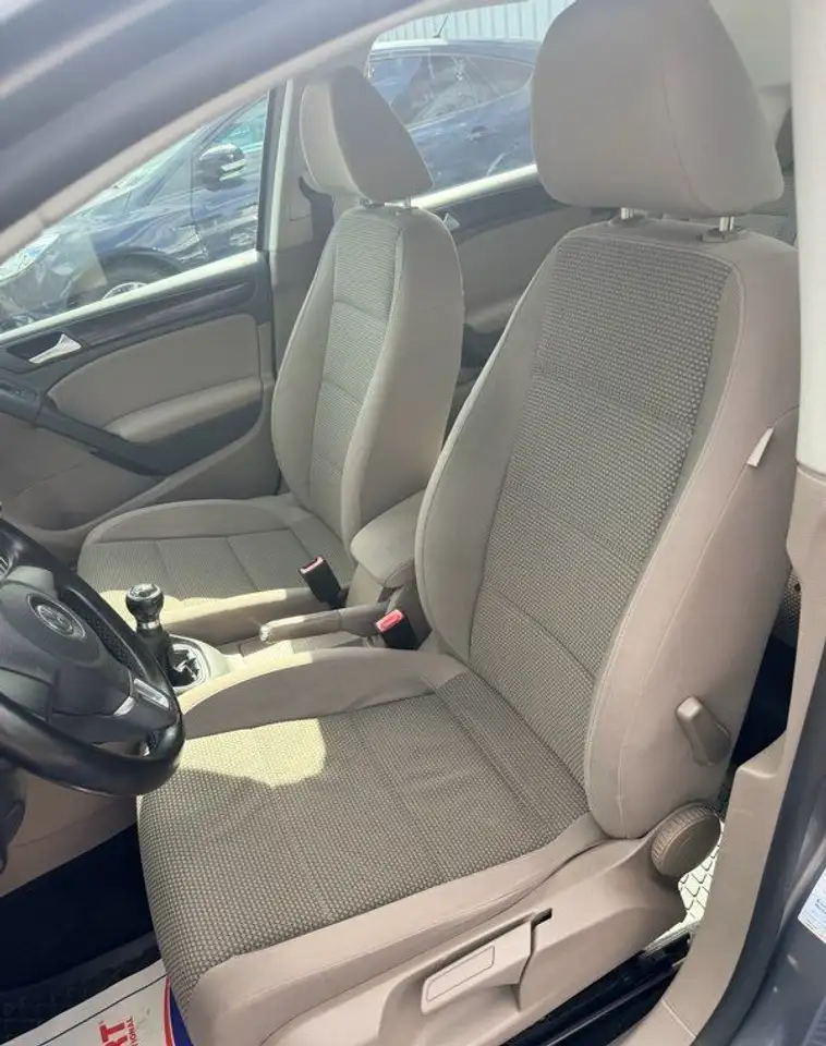 Volkswagen Golf Standard Model — photo 9
