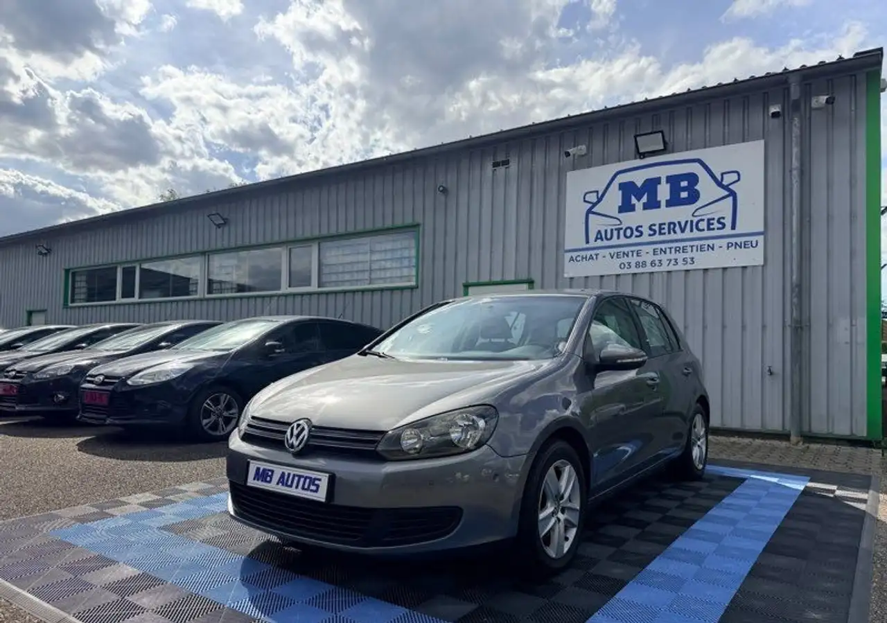 Volkswagen Golf Standard Model