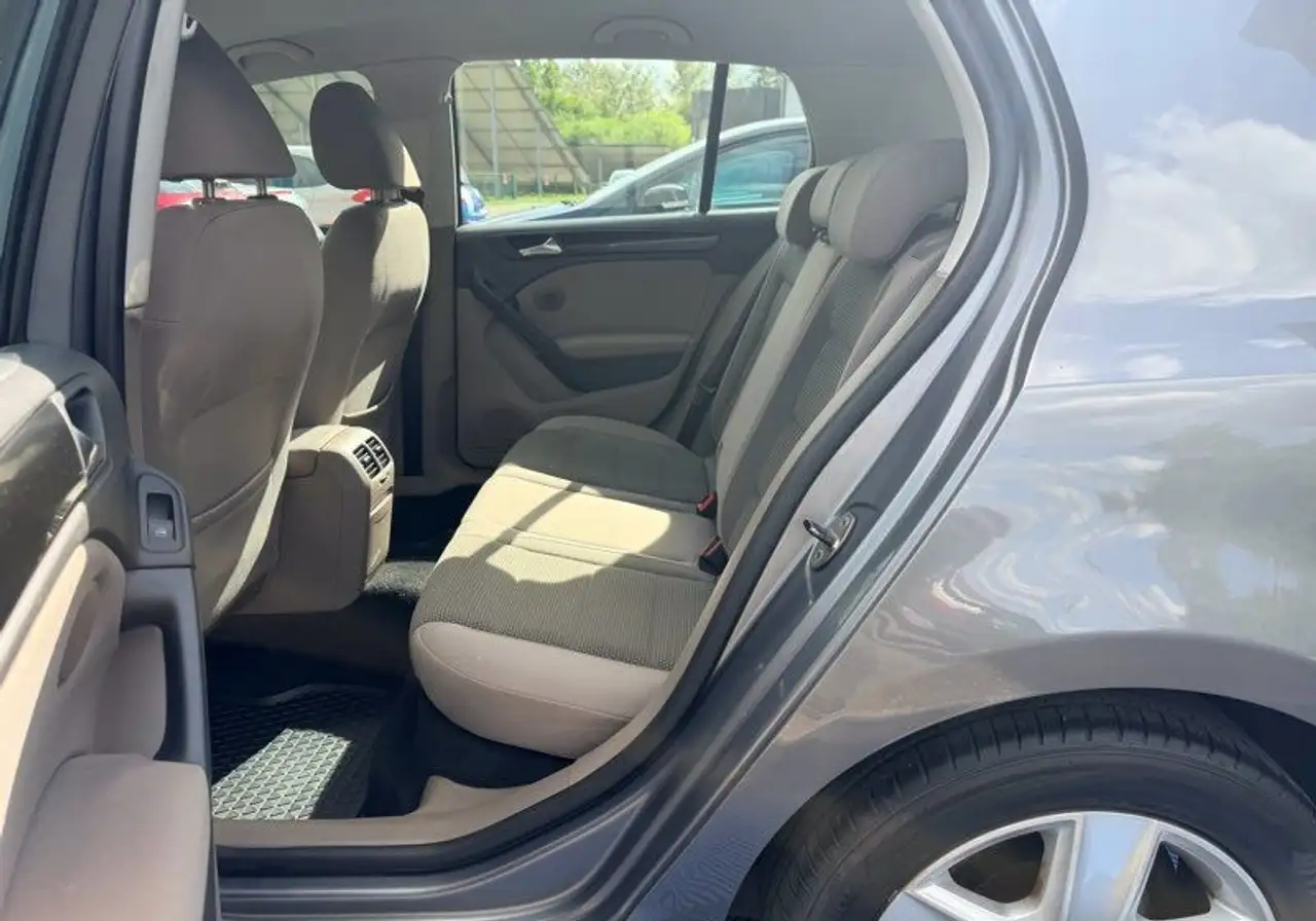 Volkswagen Golf Standard Model — photo 10