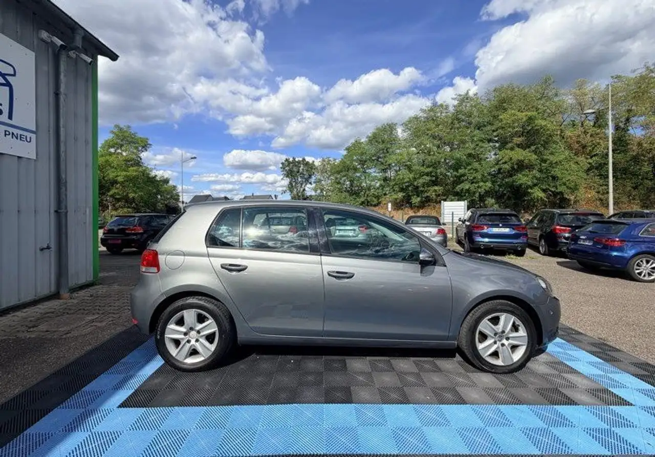 Volkswagen Golf Standard Model — photo 4