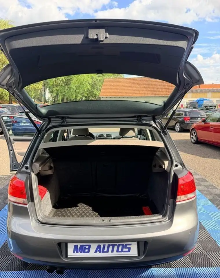 Volkswagen Golf Standard Model — photo 11