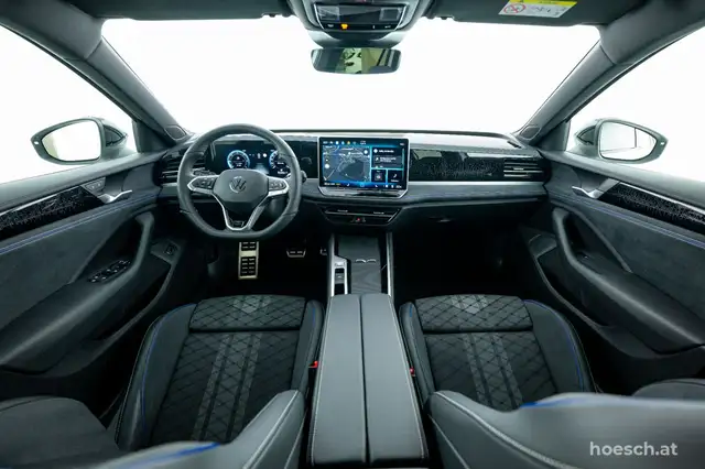 Volkswagen Passat view 5