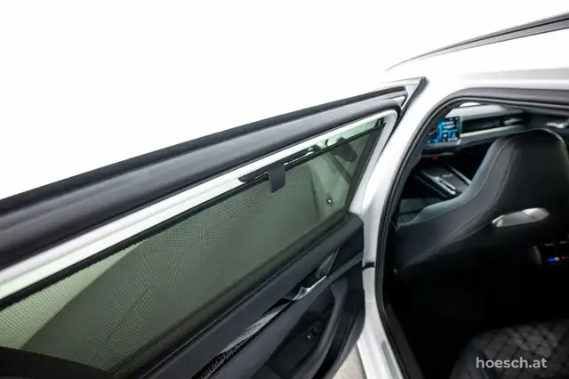 Volkswagen Passat view 8
