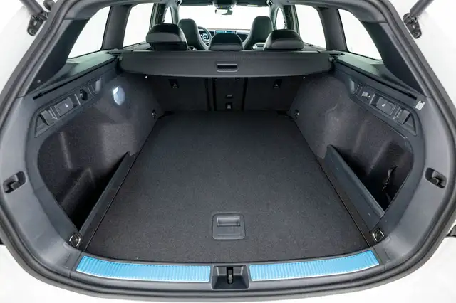 Volkswagen Passat view 9