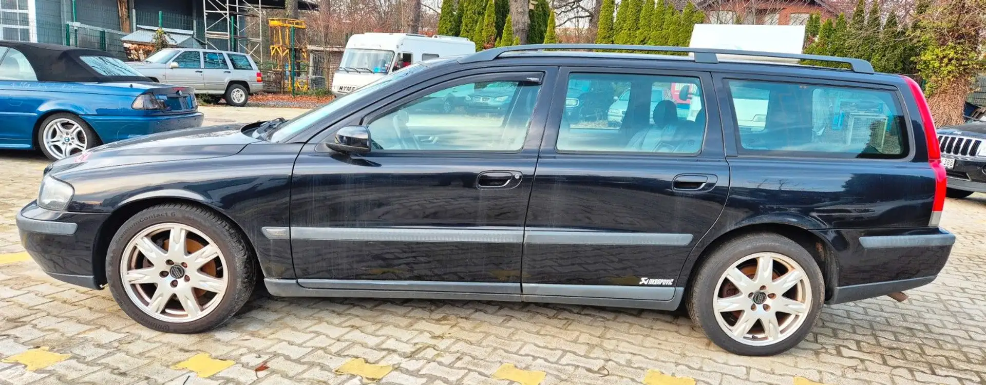 Volvo V70 2.4 Black Edition KLIMA SITZHEIZUNG AHK Schwarz - 2