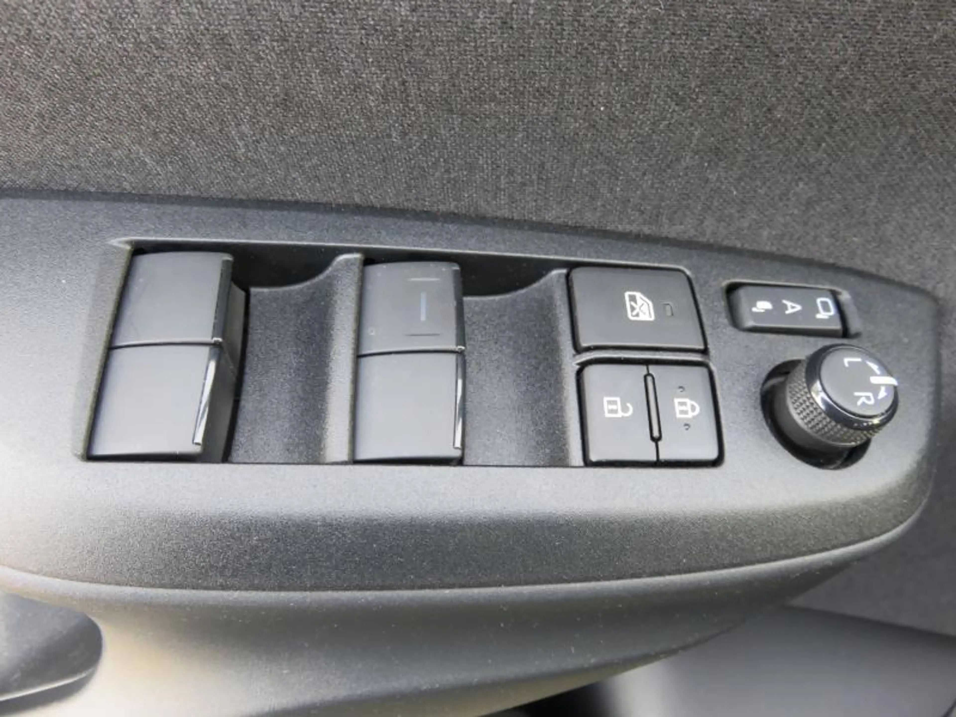 Toyota Yaris Cross 1.5 Hybr. Elegant Bi-Tone — photo 13