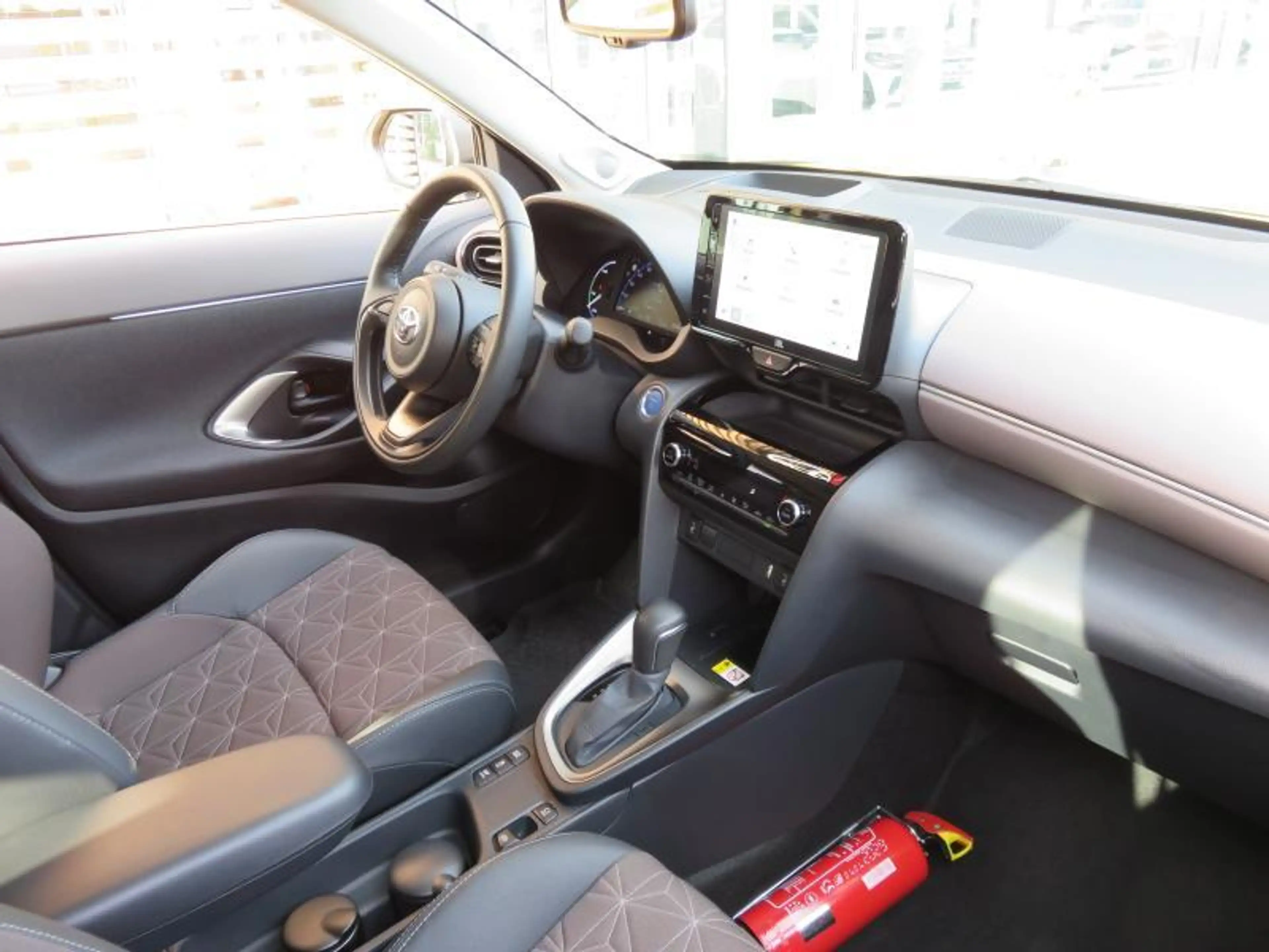Toyota Yaris Cross 1.5 Hybr. Elegant Bi-Tone — photo 8