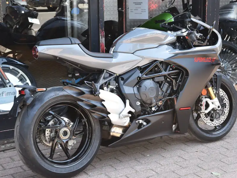 MV Agusta Superveloce 800 - foto 3
