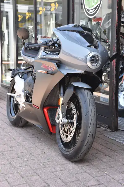 MV Agusta Superveloce 800 - foto 4