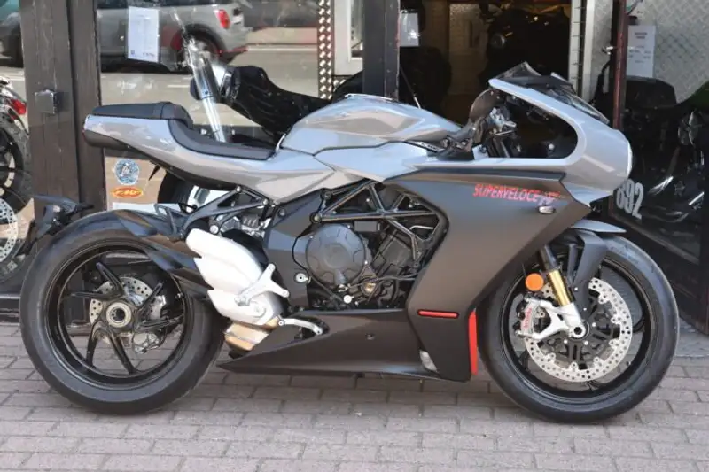 MV Agusta Superveloce 800 - foto 2