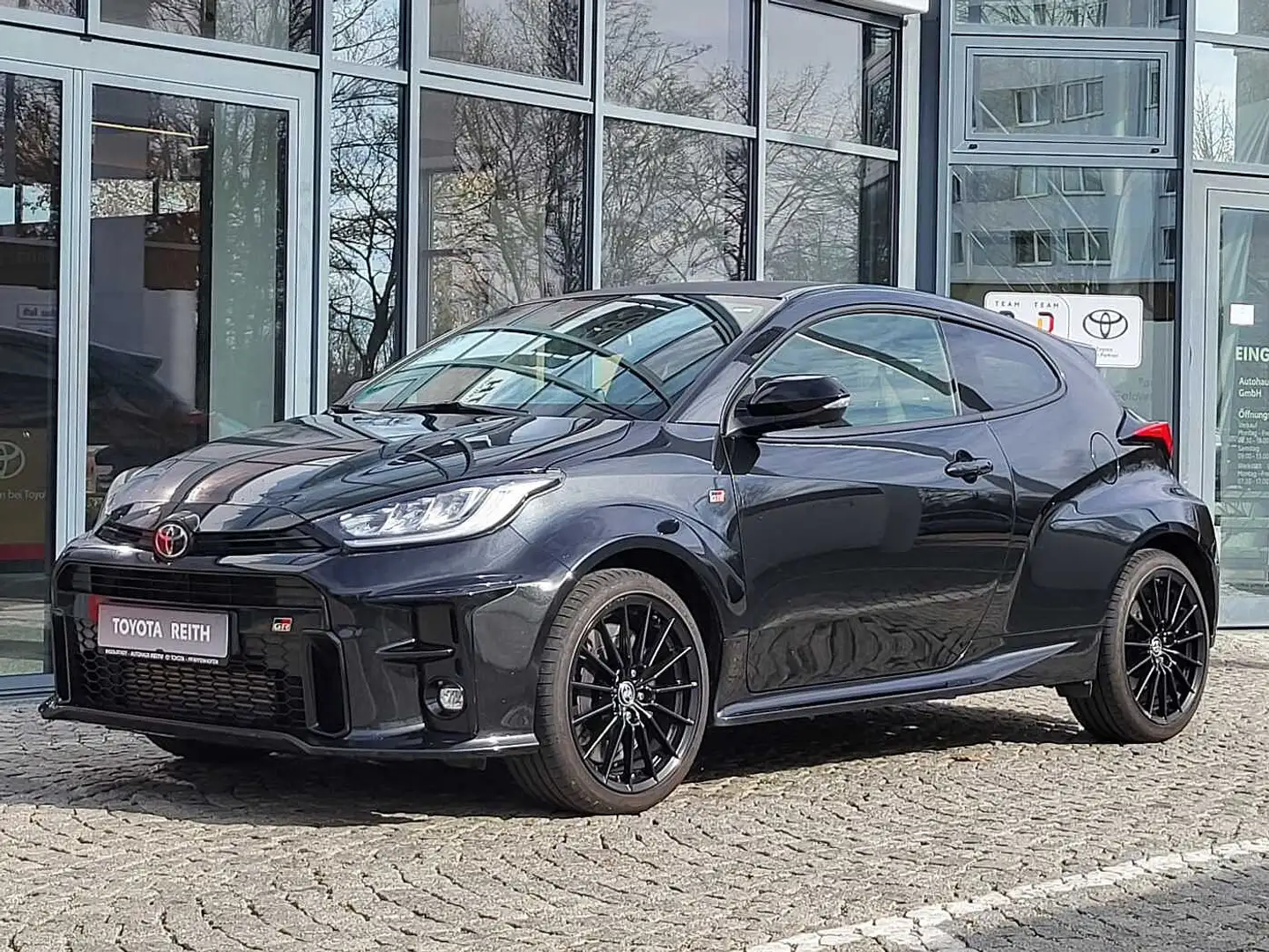 Toyota GR Yaris Чорний - 2