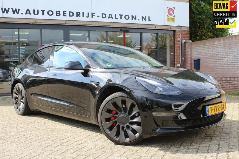 TESLA Model 3