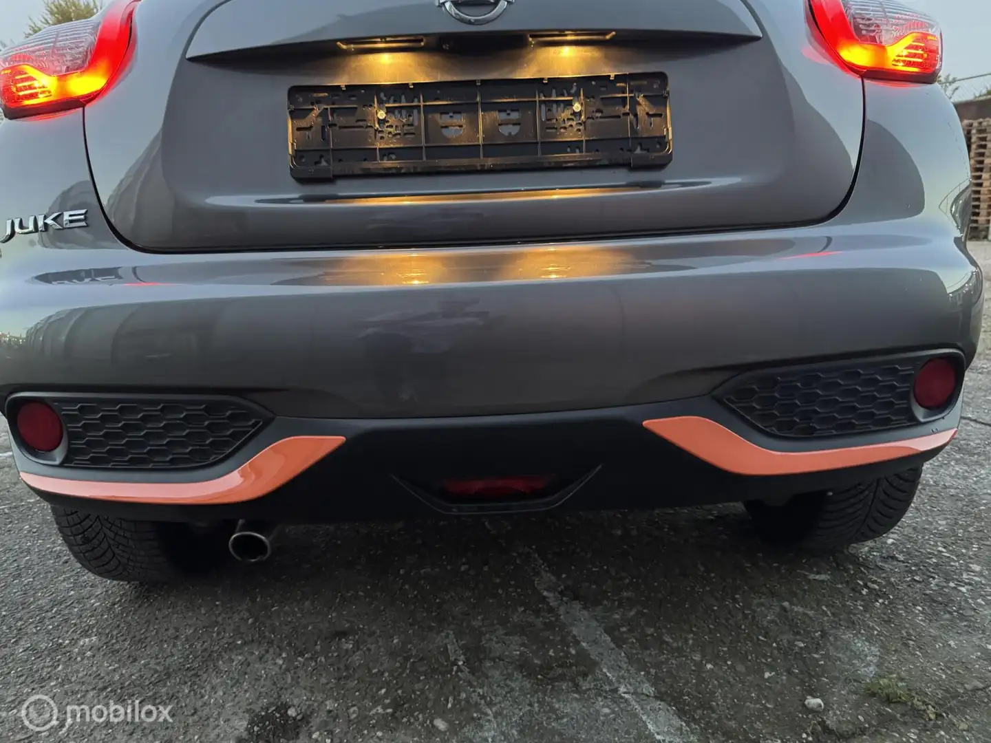 Nissan Juke NIEUWSTAAT 44.000 KM! 1.6 Tekna MET FULL OPTIONS Grijs - 2