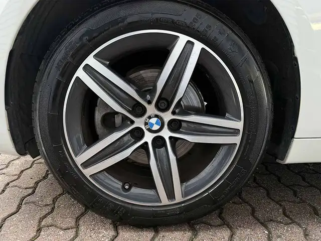 BMW 2 Series view 10