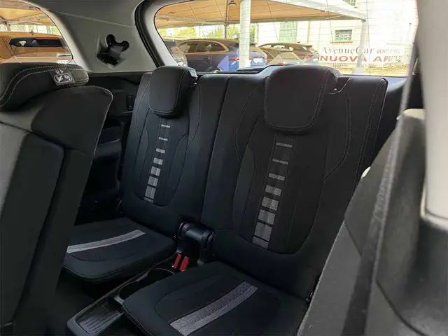 BMW 2 Series view 25