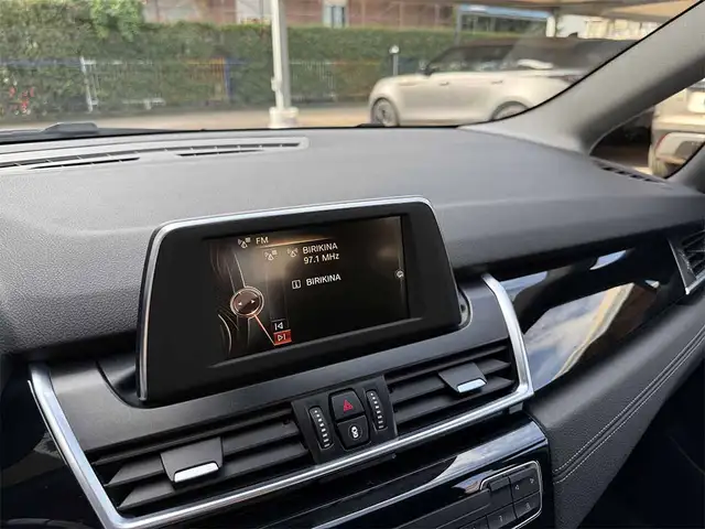 BMW 2 Series view 16