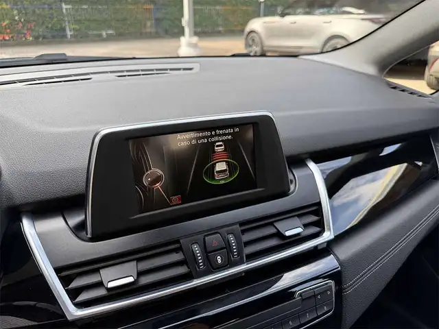 BMW 2 Series view 18