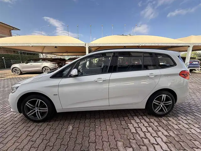 BMW 2 Series view 8
