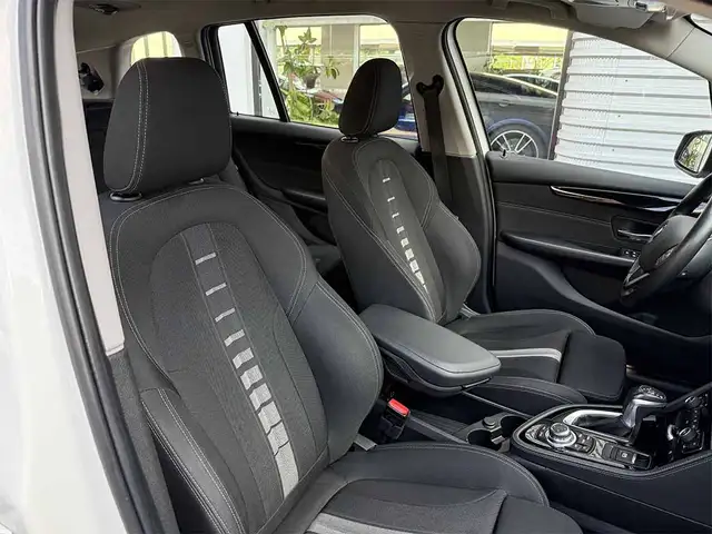 BMW 2 Series view 21