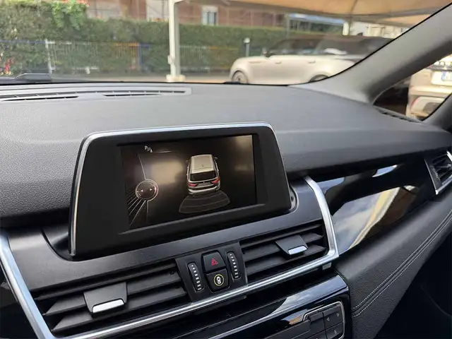 BMW 2 Series view 19