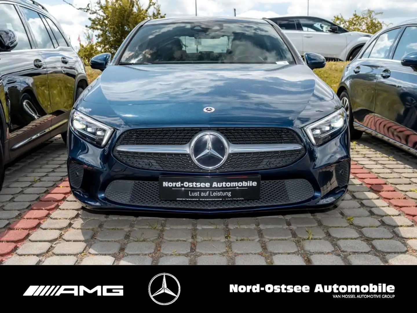 Mercedes-Benz A 200 d LIMO Progressive PANO KEYLESS LED KAMERA Bleu - 2