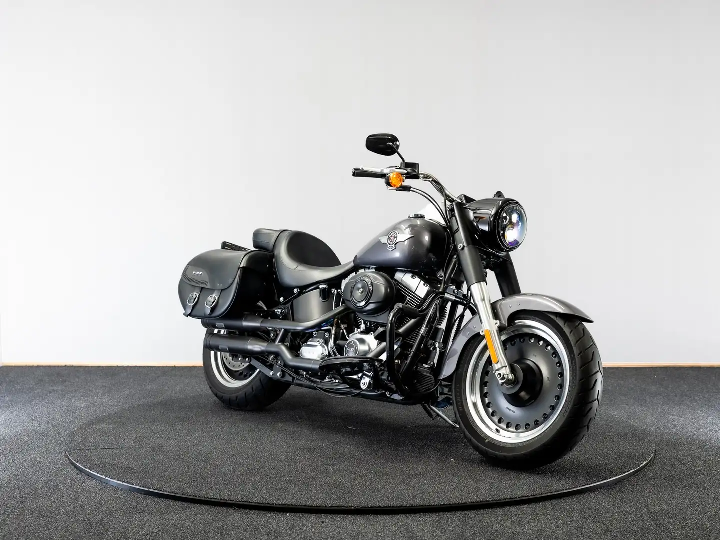 Harley-Davidson FLSTFB 103 Gris - 1