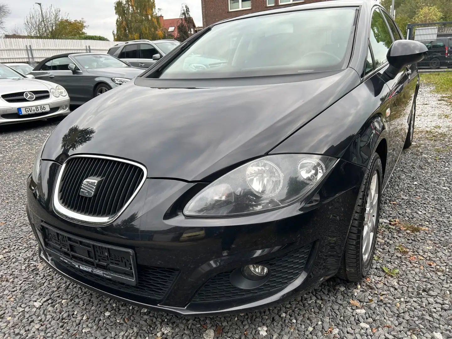 SEAT Leon Reference*KLIMA*TÜVNEU*STEUERKETTENEU* Schwarz - 1