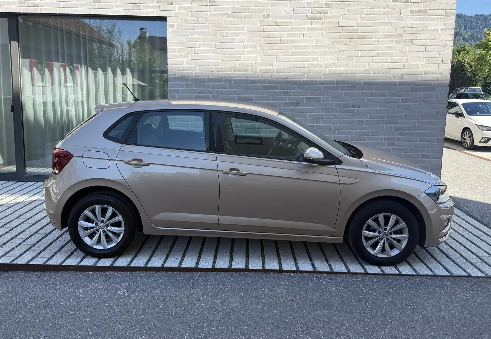 Volkswagen Polo 1.0 TSI Highline 70 kW (95 PS), Schalt. 5-Gang,... Gold - 2