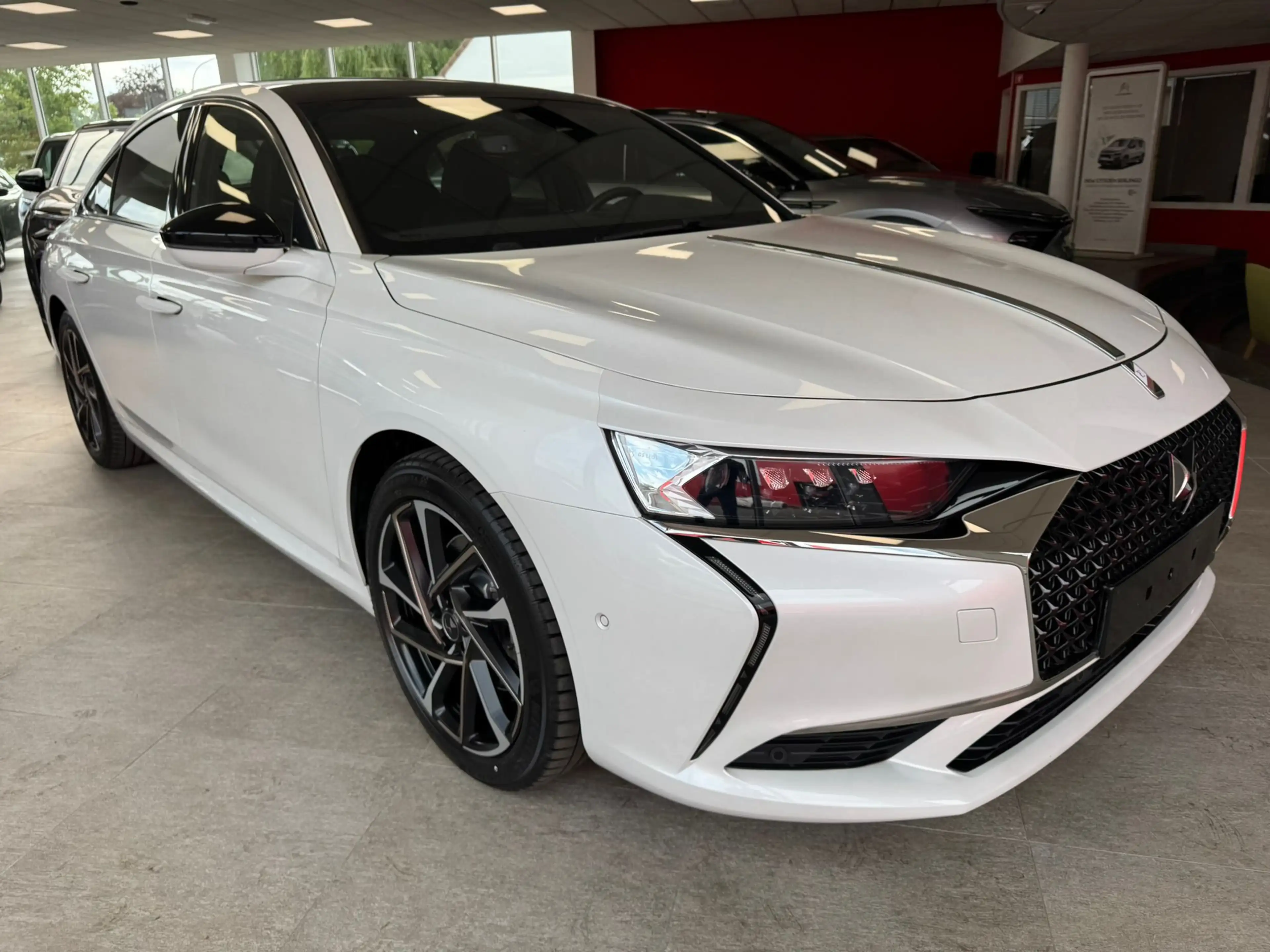 DS Automobiles DS 9 PHEV 1.6 E-TENSE 225 Rivoli + — photo 11