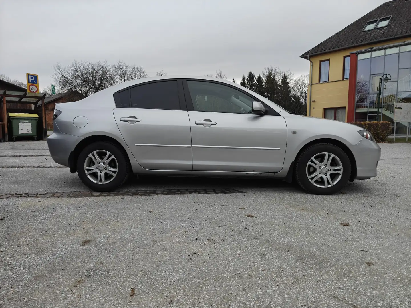 Mazda 3 1.6 Active Silber - 2